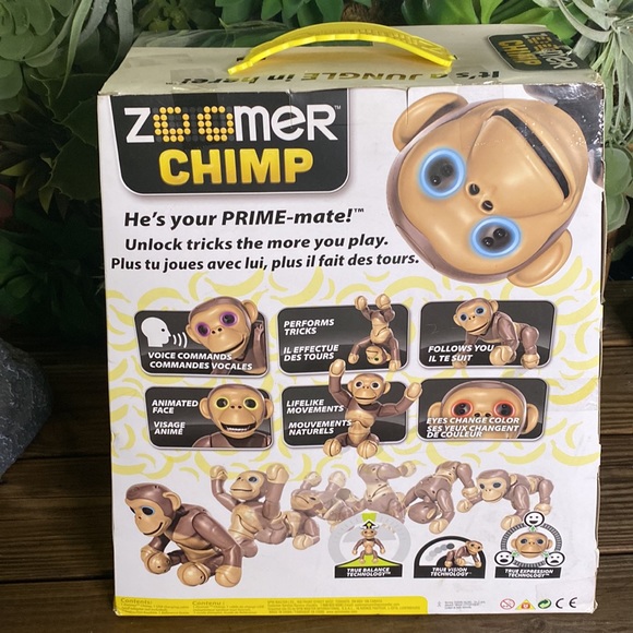 Zoomer Chimp, Interactive Chimp with Voice Command, Movement and Sensors 🐒🍌 - Picture 14 of 17